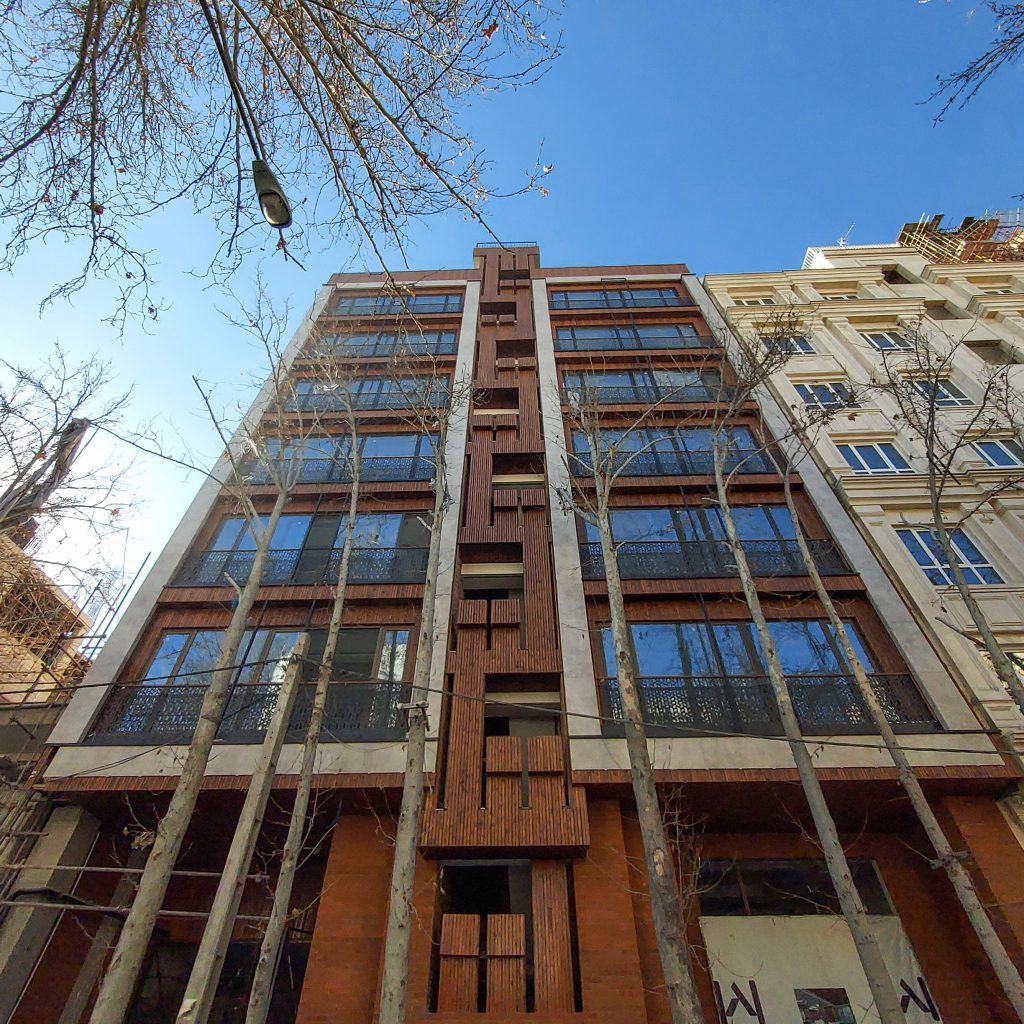 مهندس فرهمند – پاسداران | متمایز کردن نما با ترموود