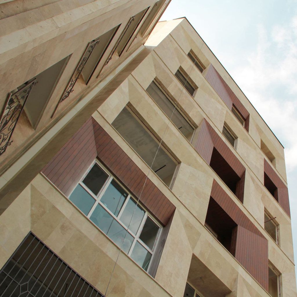 مهندس مجردی – یوسف آباد | نمایی جذاب از چوب و سنگ