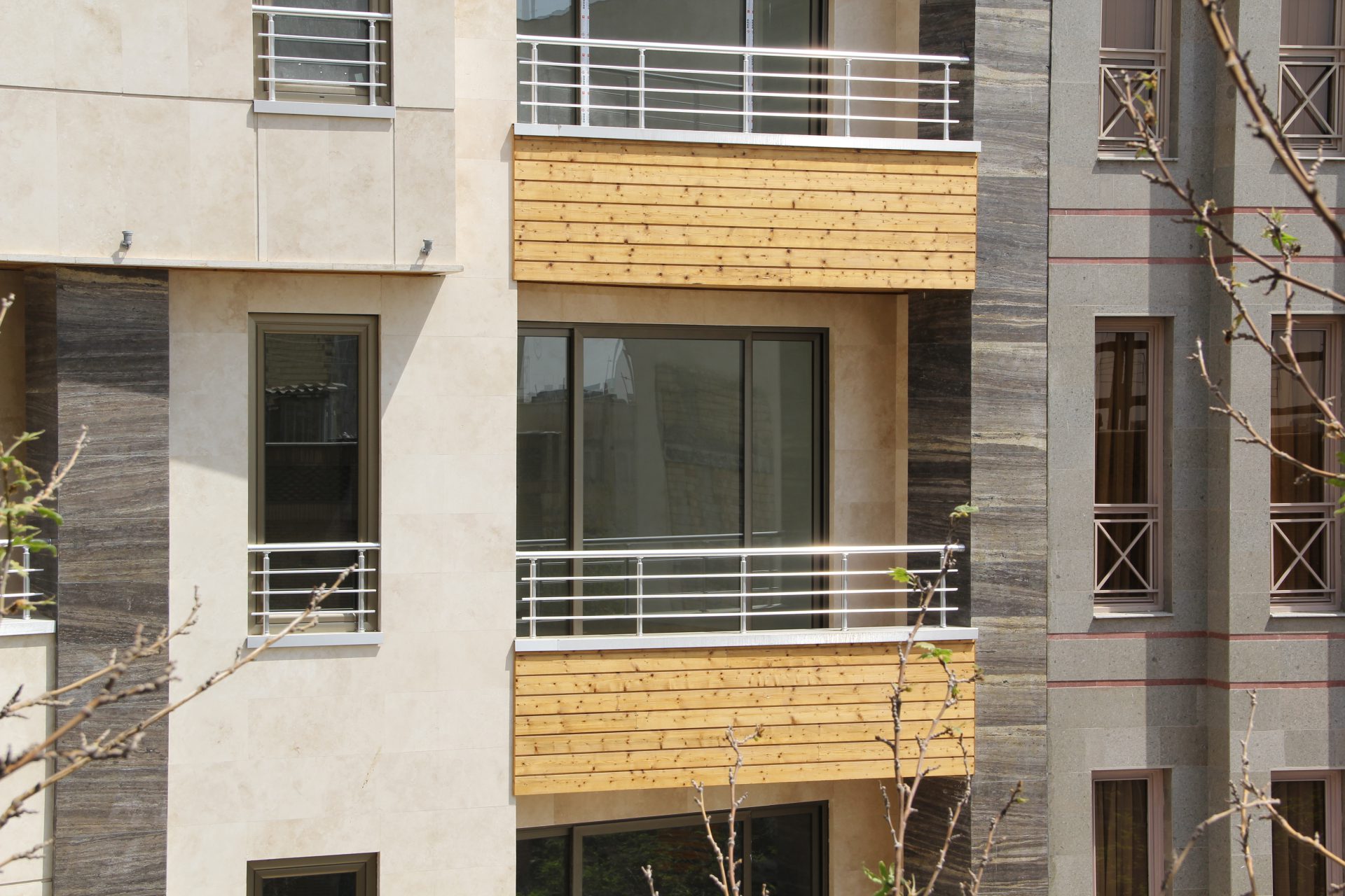 نمایی دیدنی با چوب و سنگ