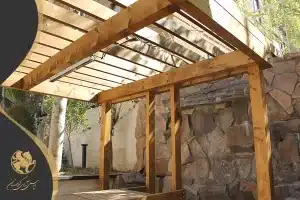 استفاده از سایبان چوبی با ترموود برای تزئینات داخل محوطه