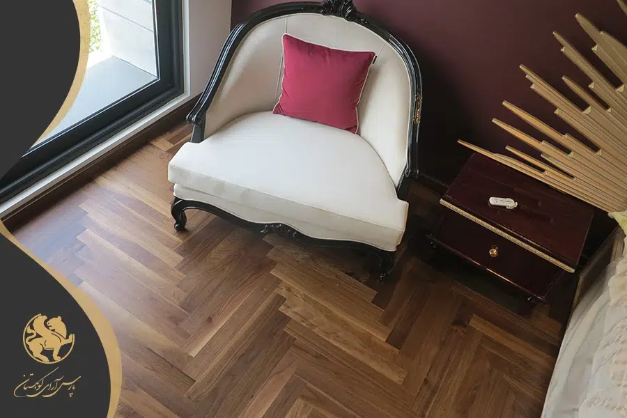 عدم نیاز به مواد شوینده قوی برای نظافت پارکت چوبی