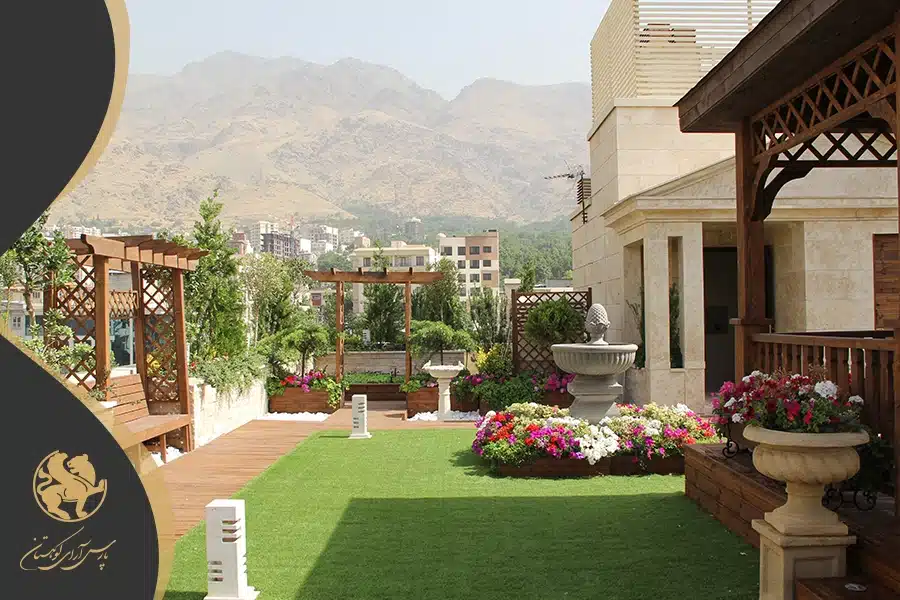 چمن مصنوعی در کنار ترموود برای روف گاردن